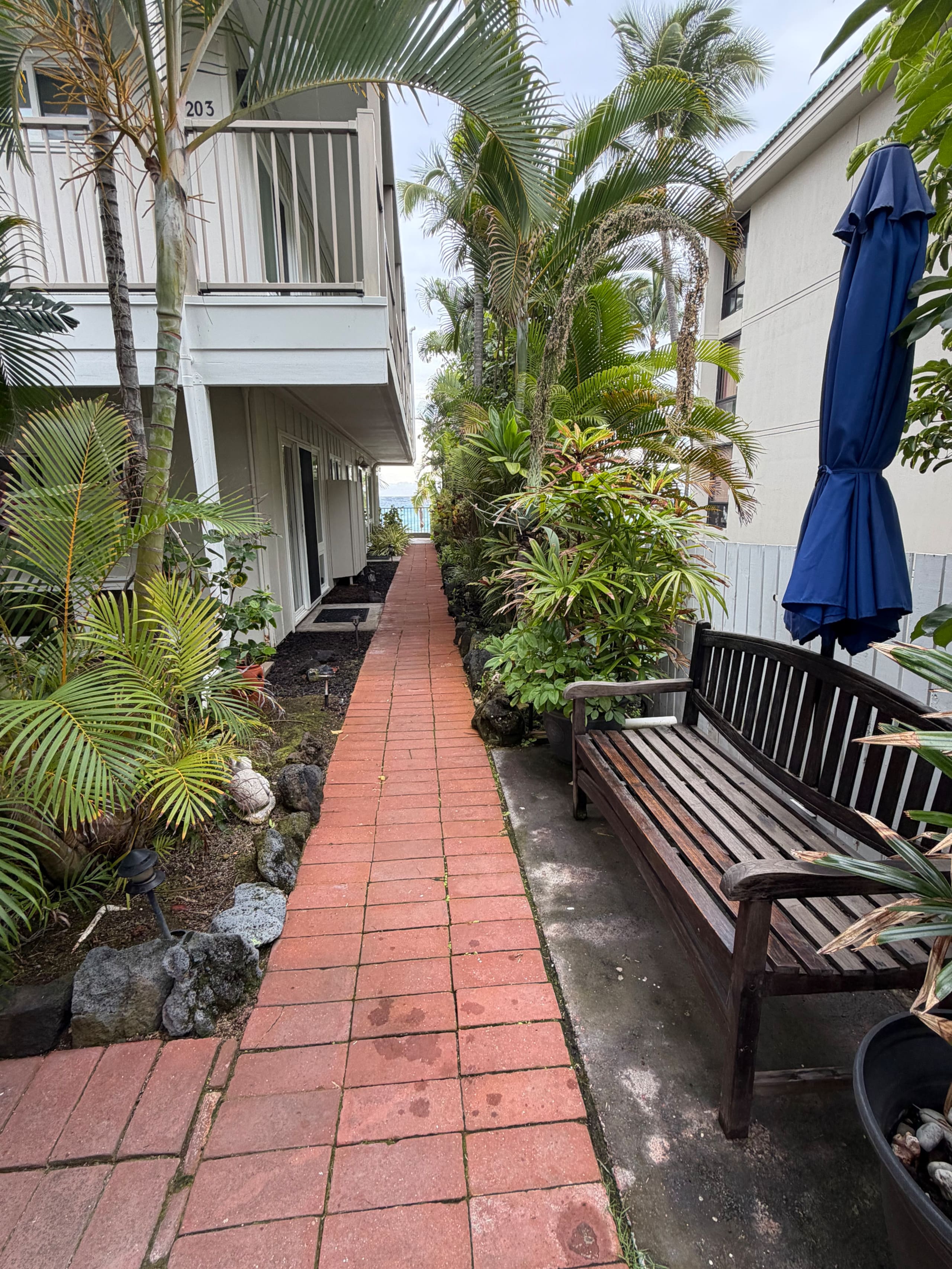 Condo in Kailua-Kona · ★4.95 · 1 bedroom · 2 beds · 1 bath - Image 47