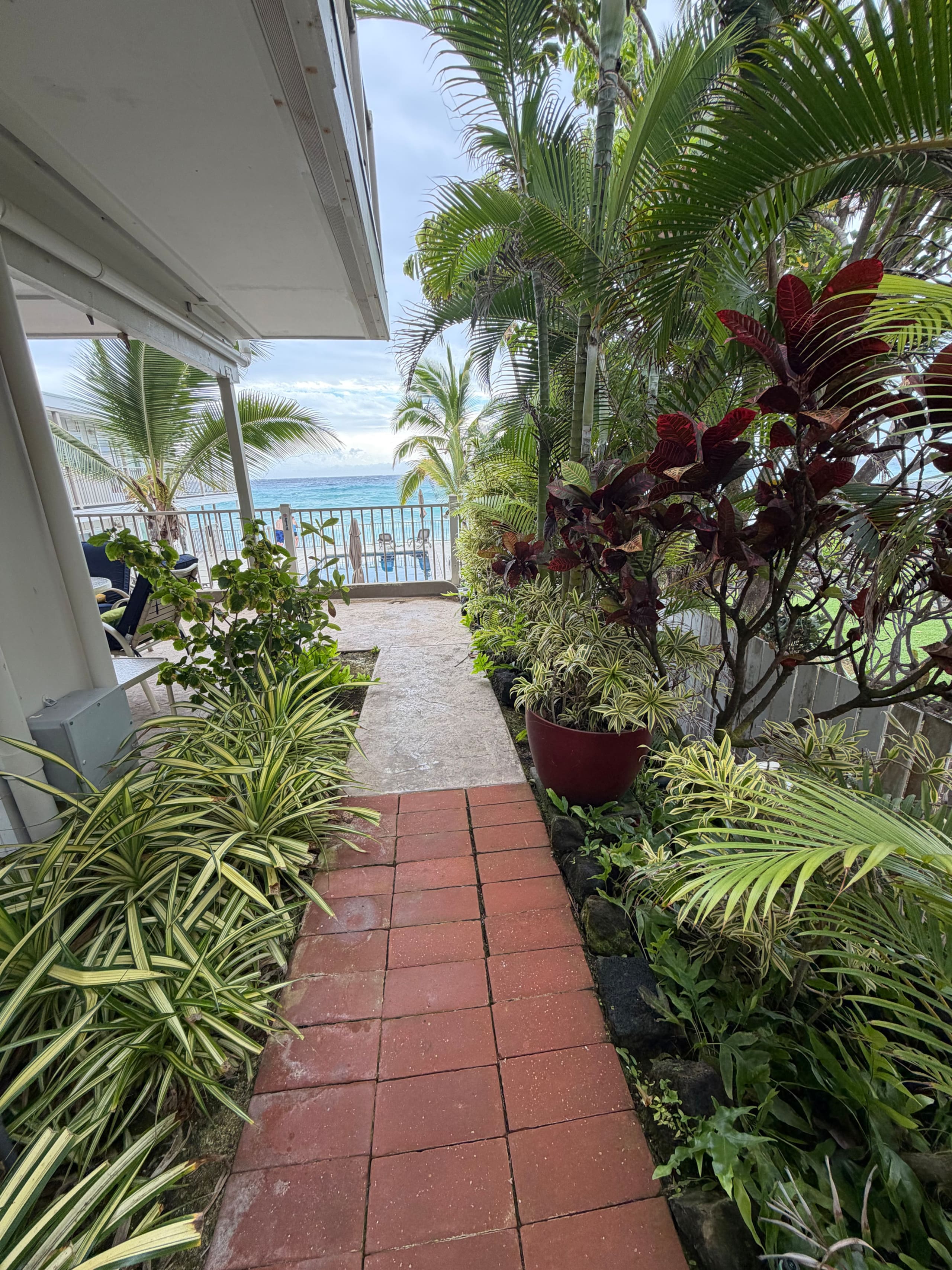 Condo in Kailua-Kona · ★4.95 · 1 bedroom · 2 beds · 1 bath - Image 48