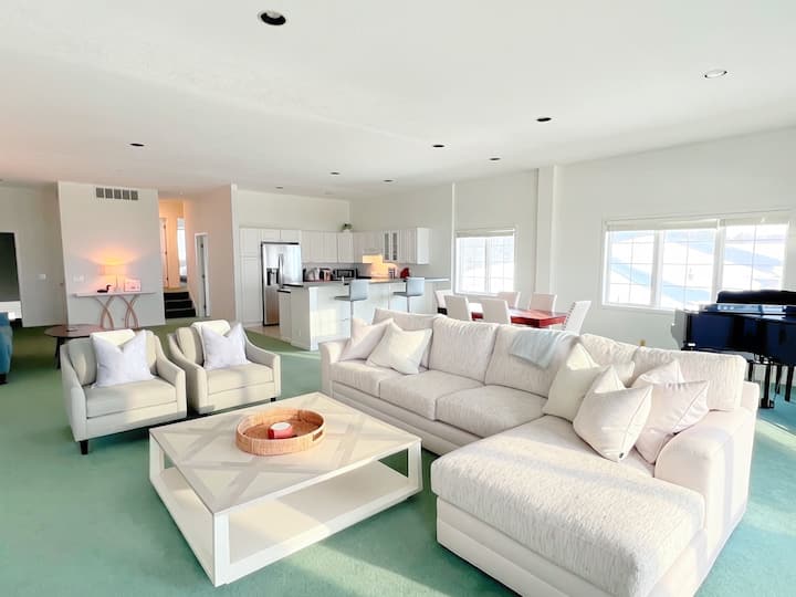 Lux Bayview Condo| 2 Bed | Sleeps 6-7| Close To Dt - Petoskey, MI