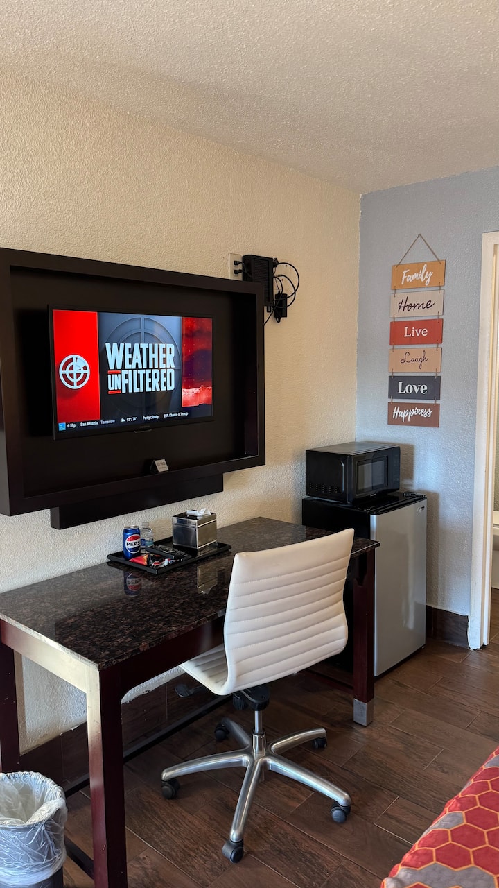 Private 1 Queen Bed Room In Gilroy - Gilroy, CA