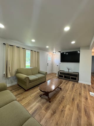 West Seneca 4 Bed House, Utilities Included, photo 3 of 27