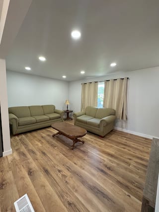 West Seneca 4 Bed House, Utilities Included, photo 2 of 27