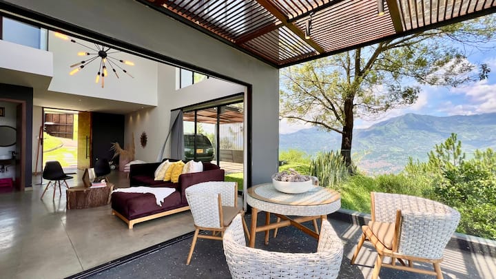 House + Gym + Pool + WiFi + Parking + BBQ + TV @ Medellin