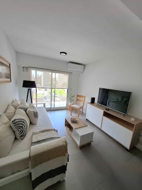 Propiedad de Airbnb exitosa: New apartment - Modern - Bright "La Luisa" en Rosario