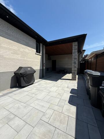 Noir & Nest gallery image 2