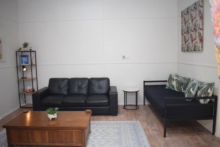 (S4) - Self Check In - Pet Friendly - Cairns
