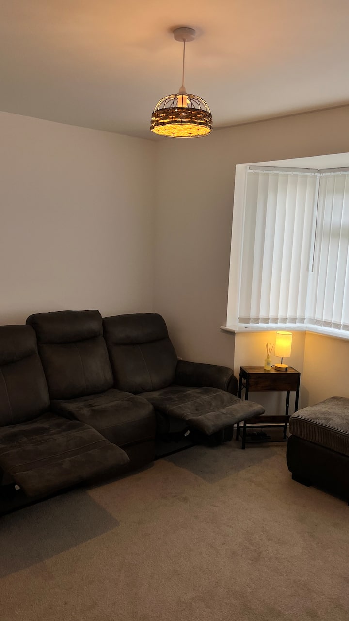 Entire Home Peaceful Stay Near Citycentre - Stoke-on-Trent