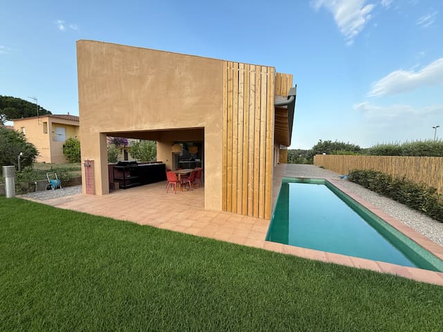 Empordà Soul, modern country house with pool