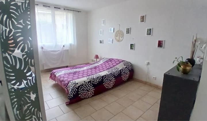 Ambienti i dhomës së gjumit