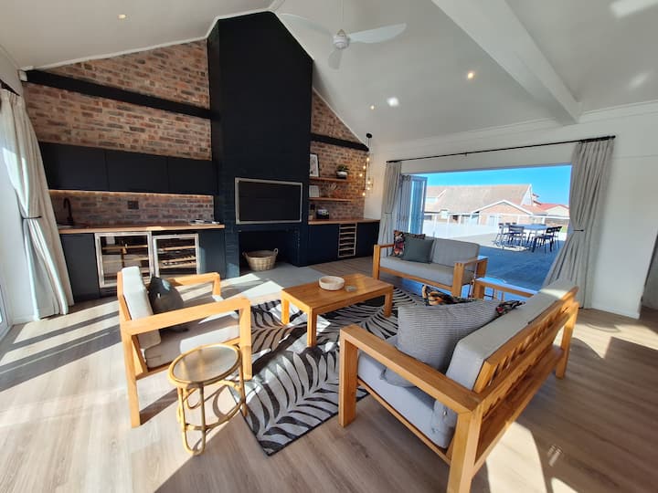 The Rest Beach House | Solar | Pool