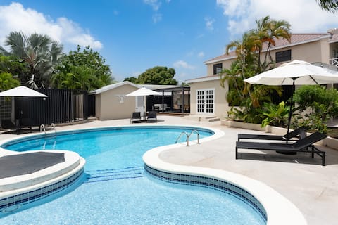 Luxe Retreat With Private Pool - The June