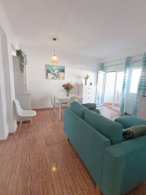 Top Airbnb: “Deveses 7,” right on the beach, with 2 terraces offering views en Dénia