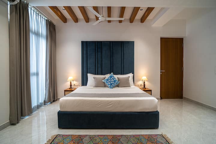 Schlafzimmer 1
