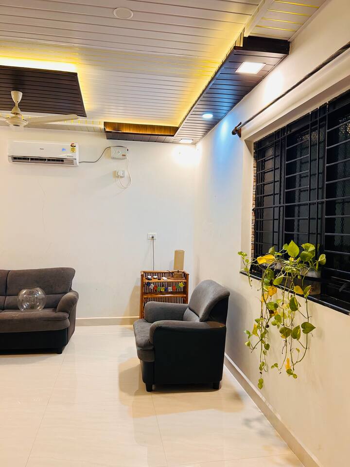 Living room image 3