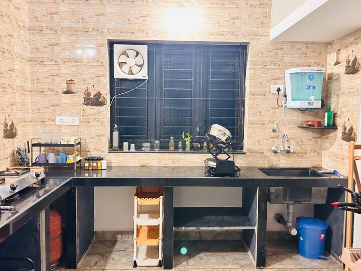 Full kitchen image 4
