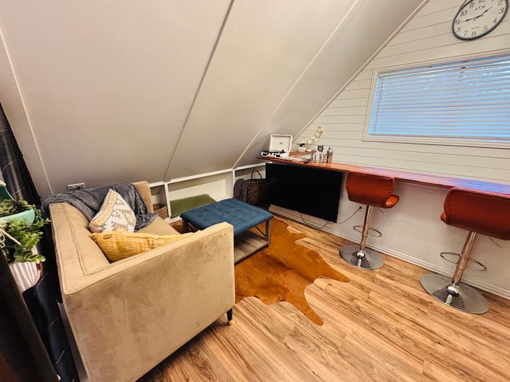 Comfortable Private Loft Apartment - San Antonio, TX