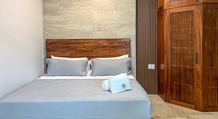 Schlafzimmer 1