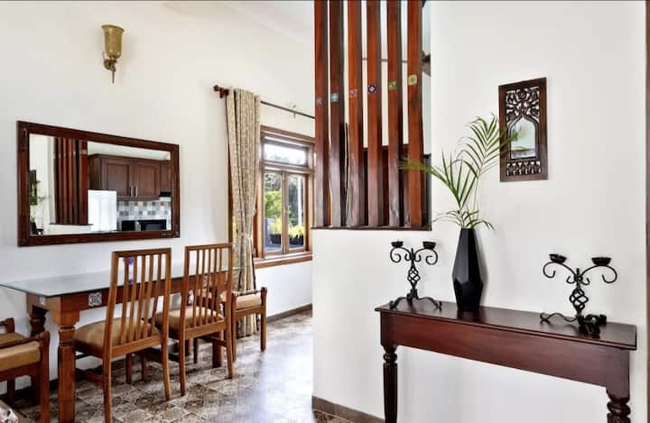 Dining area image 1