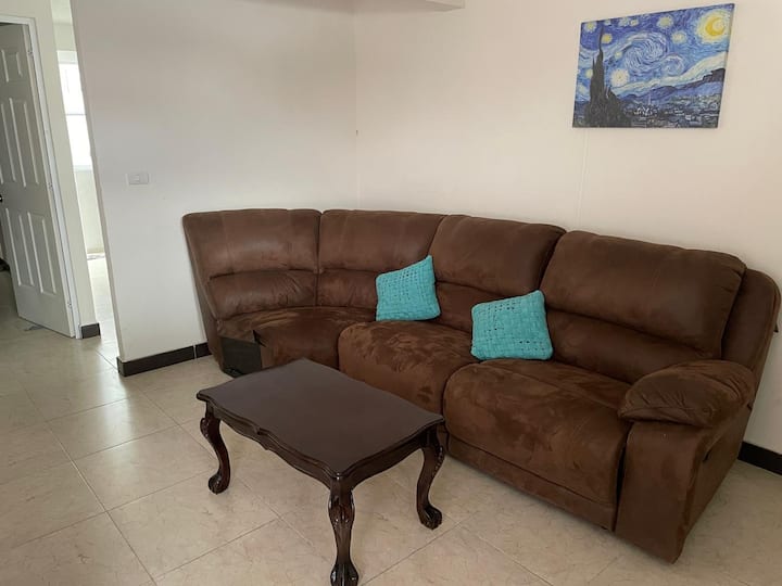 Casa Con 3 Recámaras A 5min De Plaza Crystal - Xalapa