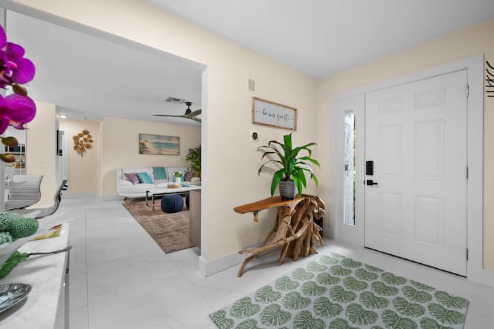 Luxury Retreat With Heated Pool - Naples, FL