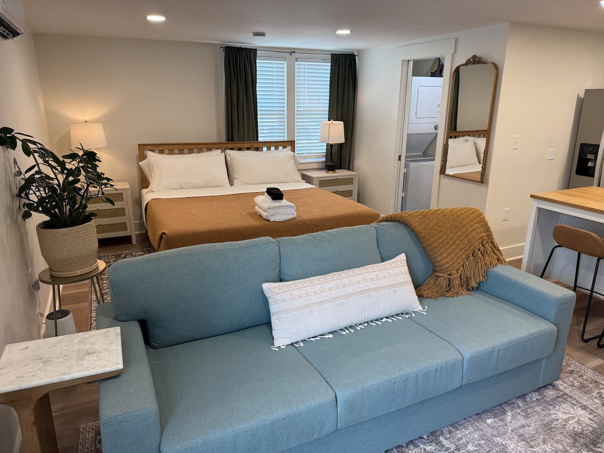 Successful Airbnb property: Safe Modern Studio Apartment | King Bed • Kitchen in Memphis