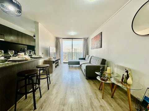 Successful Airbnb property: Metro, wifi, AC, spacious, parking. in San Joaquín