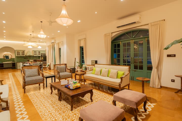 Living room image 10