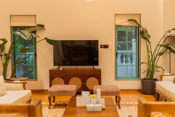 Living room image 1
