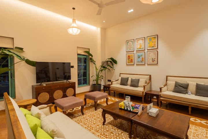 Living room image 12