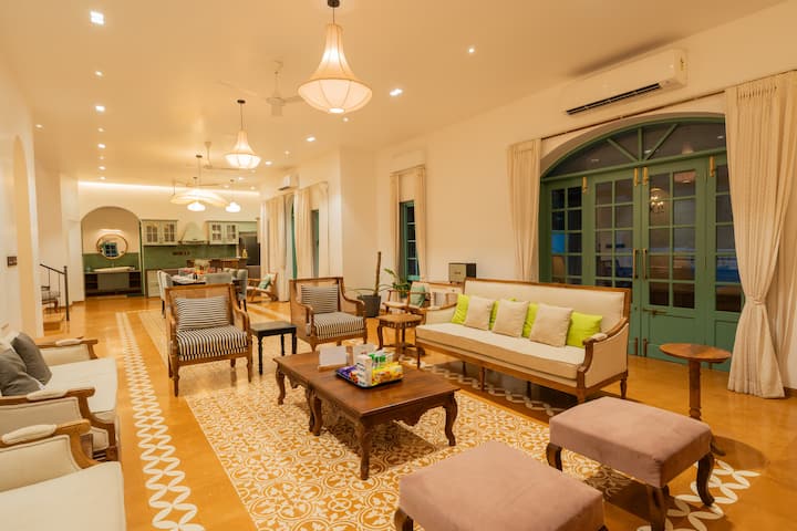 Living room image 9