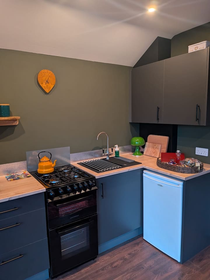 Tranquil Off-grid Cabin - Irland