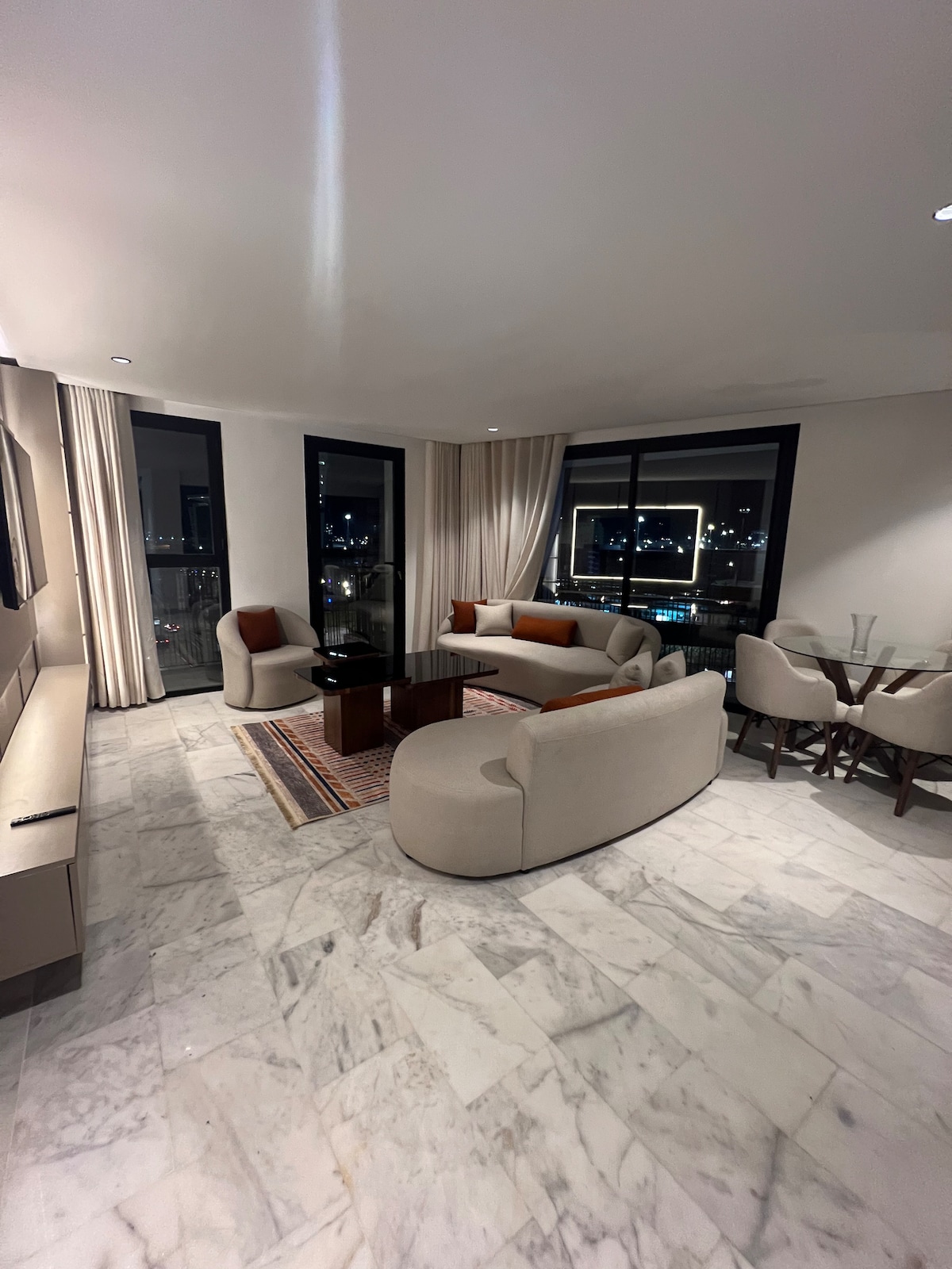 Condo in Casablanca  49  2 bedrooms  1 bed  2 baths - image 2