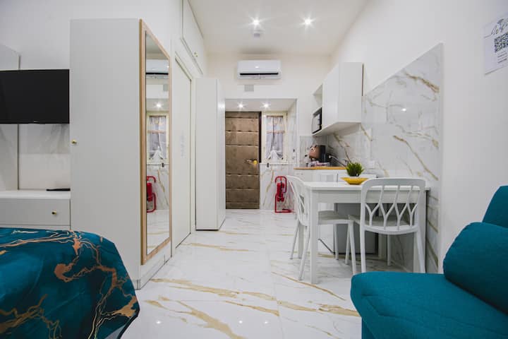 Toledo Living - Centro/wifi/metro/bed - Naples