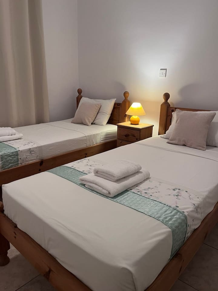 غرفة النوم 2