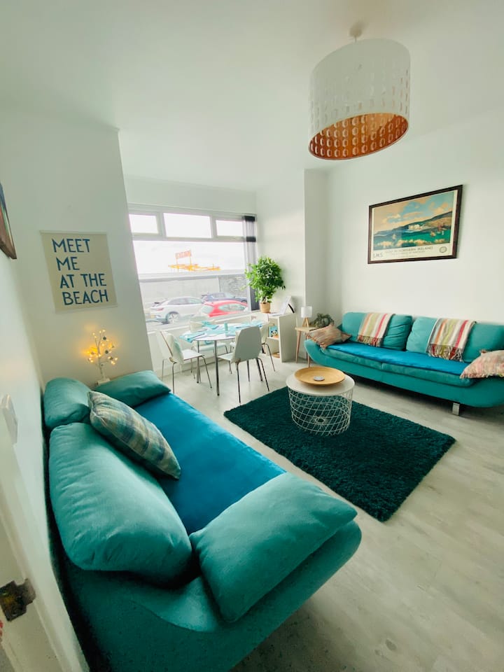 Walk Everywhere • Dogs Welcome • Beach • Causeway - Portrush