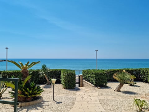 Villa "Brezza di Mare", with pool and sea view