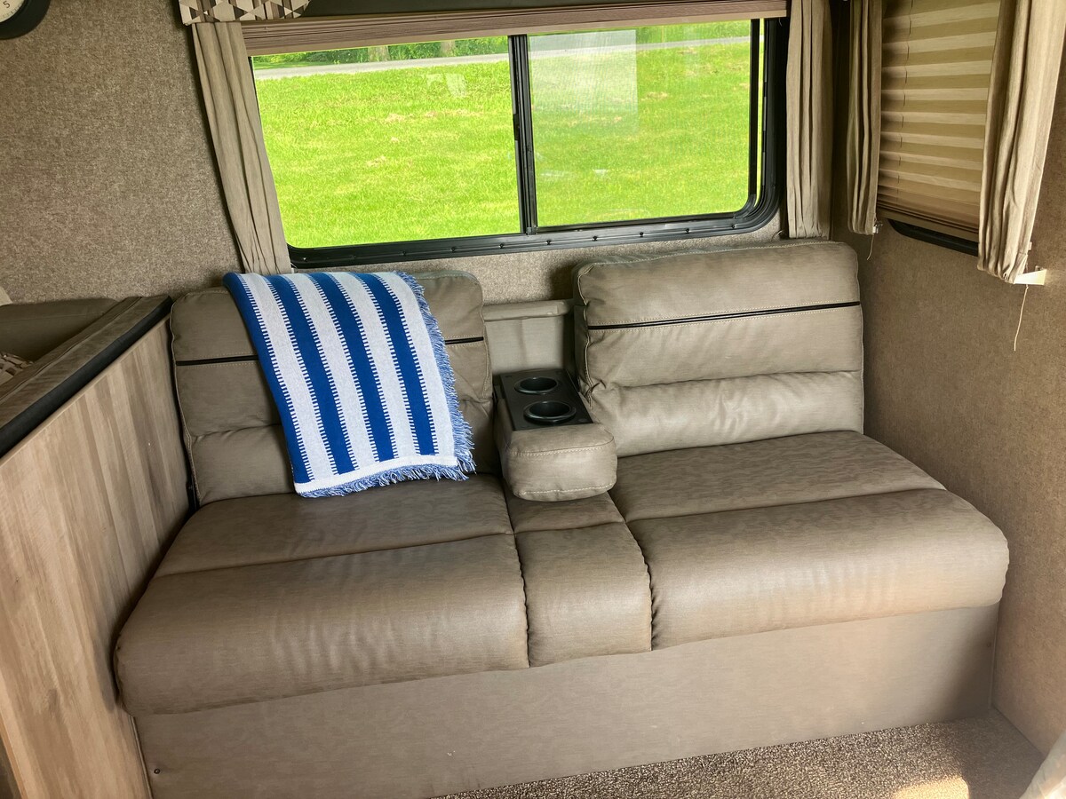 Top Airbnb: Camping on Coates in Keuka Park