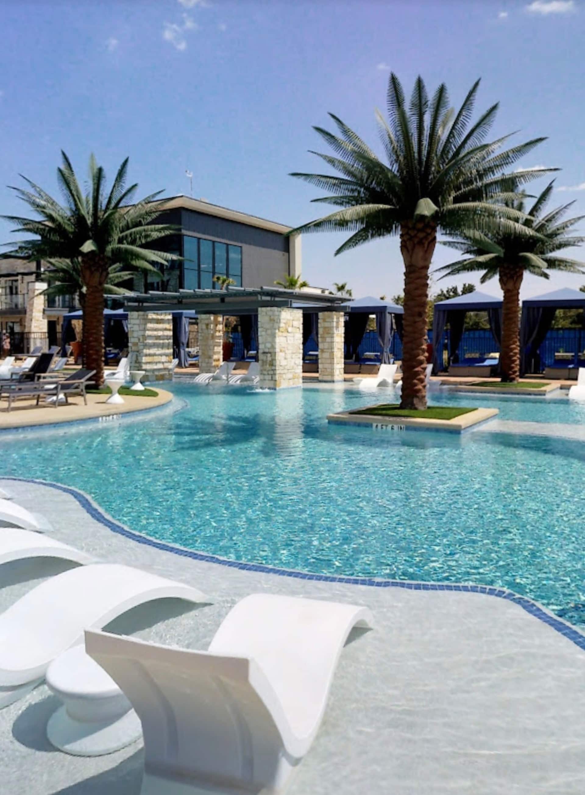 The Link & Lounge | Covered Parking, Balcony