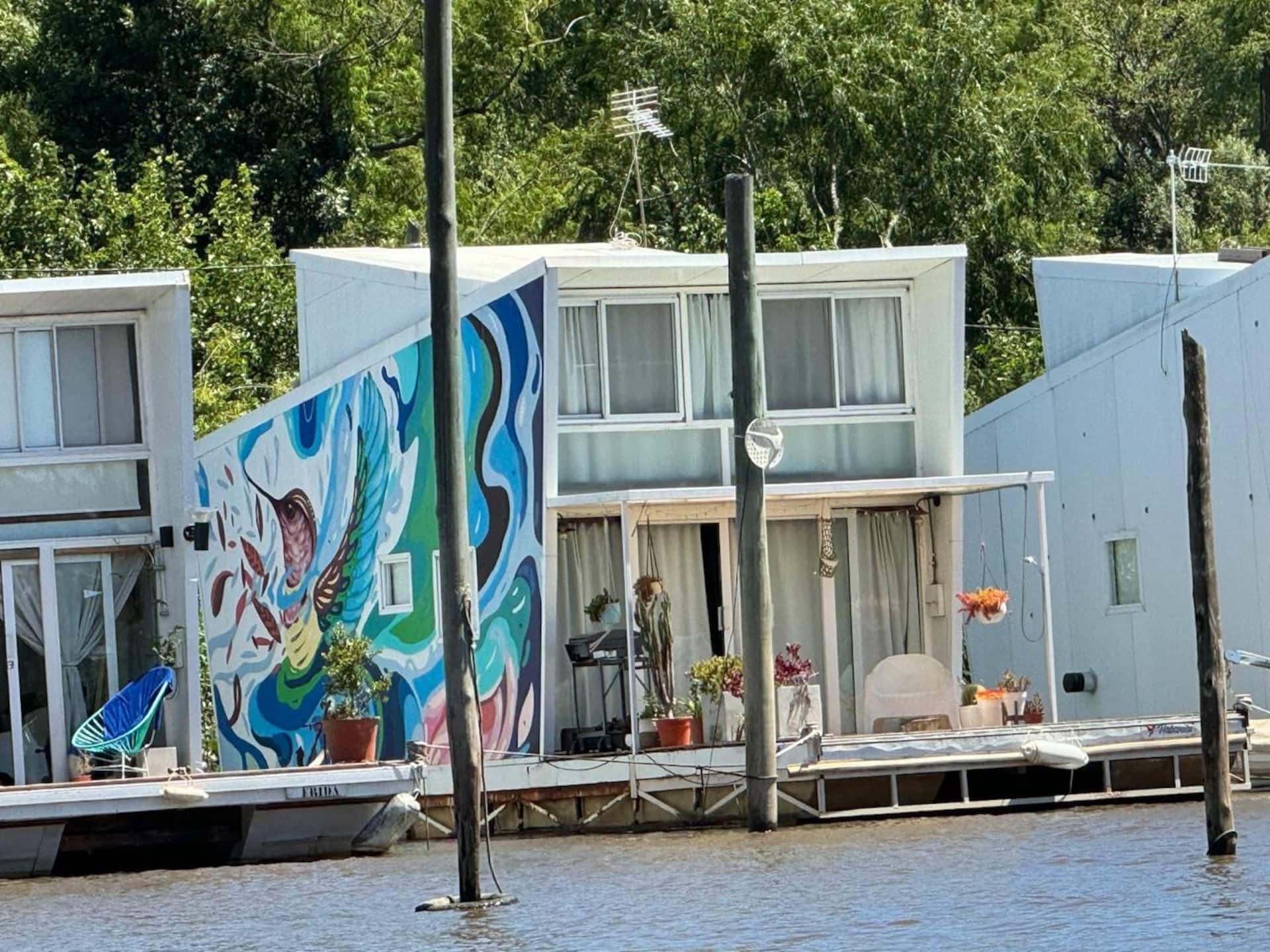 Дом на воде с террасой