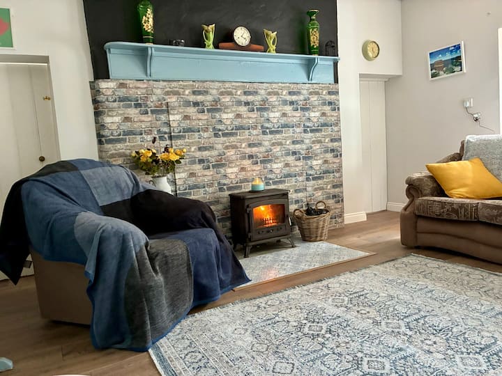 Vintage Farm Cottage - Knock