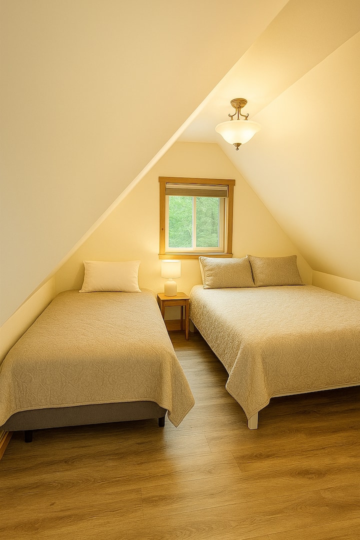 Еден брачен кревет (широк 150-179 см)
Еден брачен кревет (широк 150-179 см) 