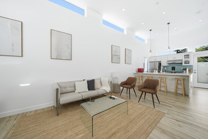 1br Getaway | Rooftop W/bbq + Firepit & Pool - Beverly Hills, CA