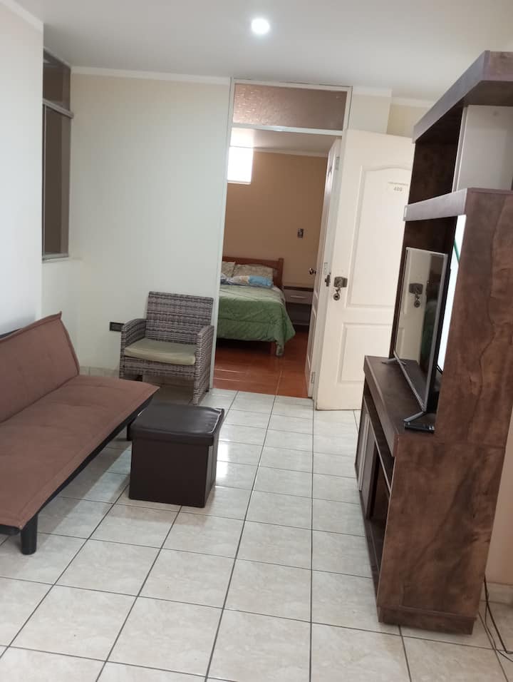 Dpto. Céntrico, Económico, Seguro 4 Piso - Trujillo, Peru