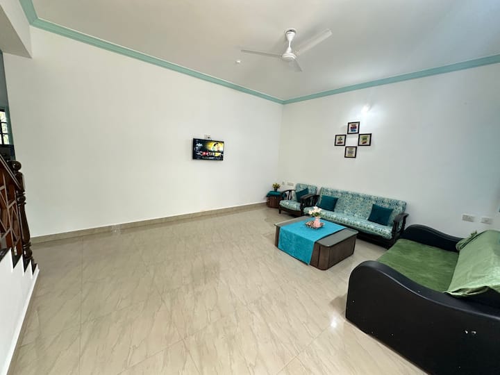 Living room image 4