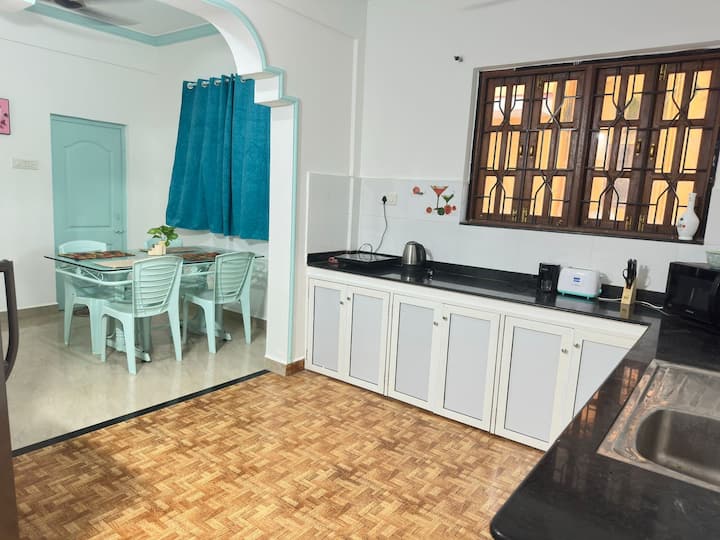 Dining area image 2