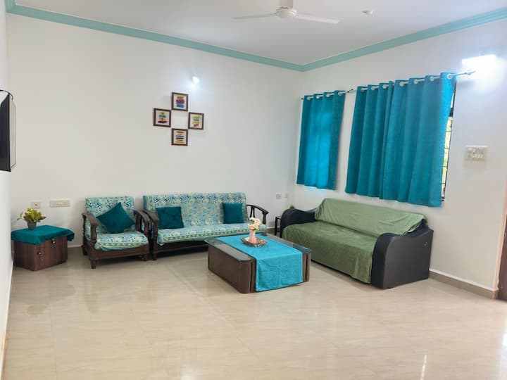 Living room image 2