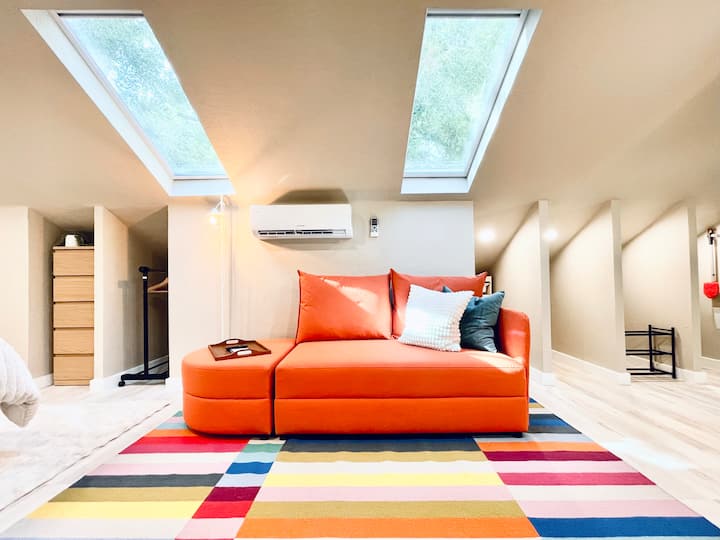 Cozy Skylit Loft - Flagstaff, AZ