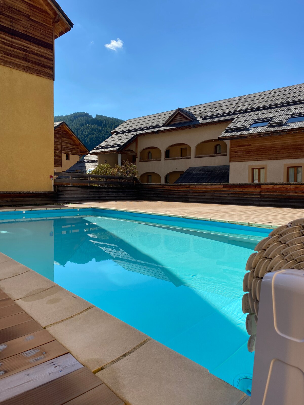 Splendide T2, vue dégagée, front de neige, piscine