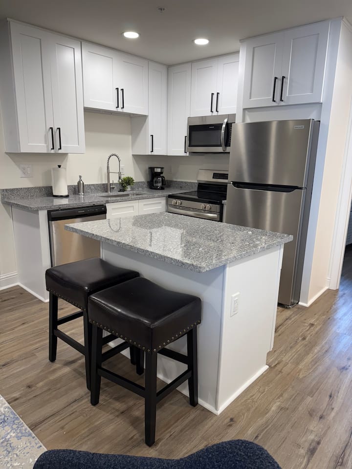 High End Hotel Style Townhouse 3 - Gulfport, MS