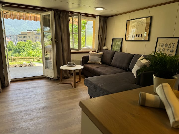 River-kissed Retreat With Iconic Jungfraujoch View - 인터라켄